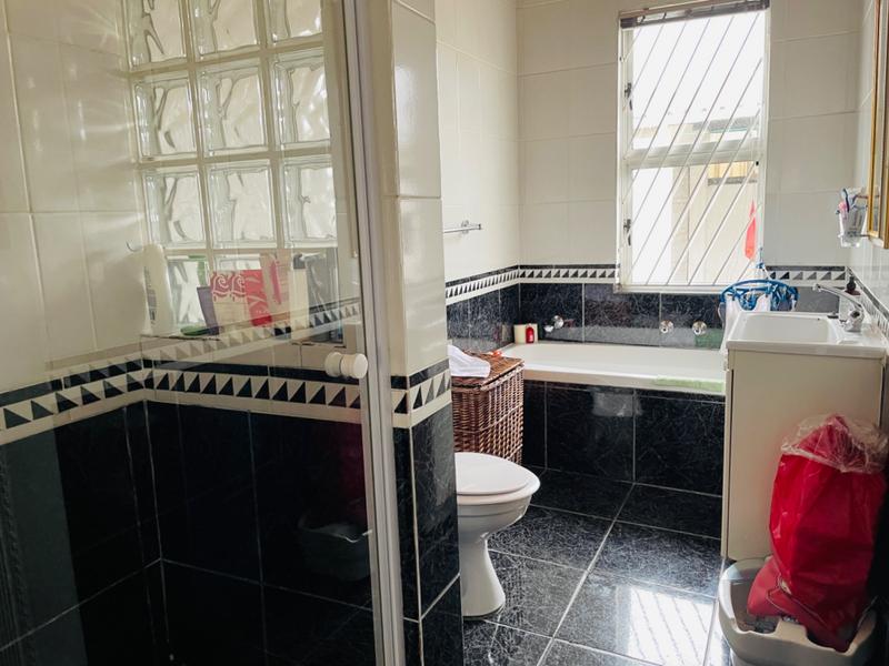 3 Bedroom Property for Sale in Athlone Western Cape